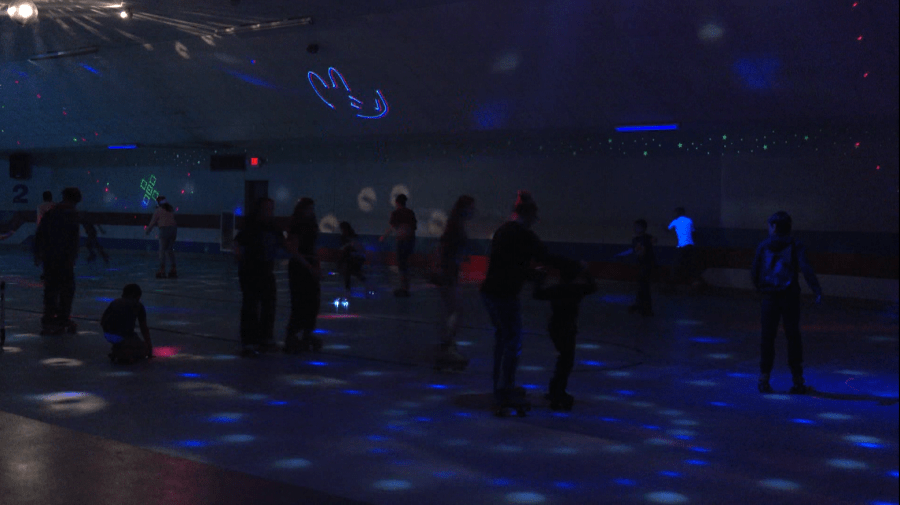 Webb City free skate event brings holiday cheer and gifts