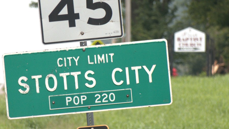 Stotts City struggles to pay bills amid leadership gridlock